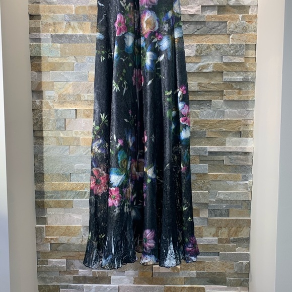 KOMAROV Floral Print Lace-Up Gown - Picture 5 of 7